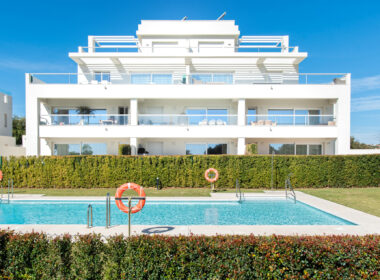 Нова 3-кімнатна квартира з панорамним видом на море Сотогранде