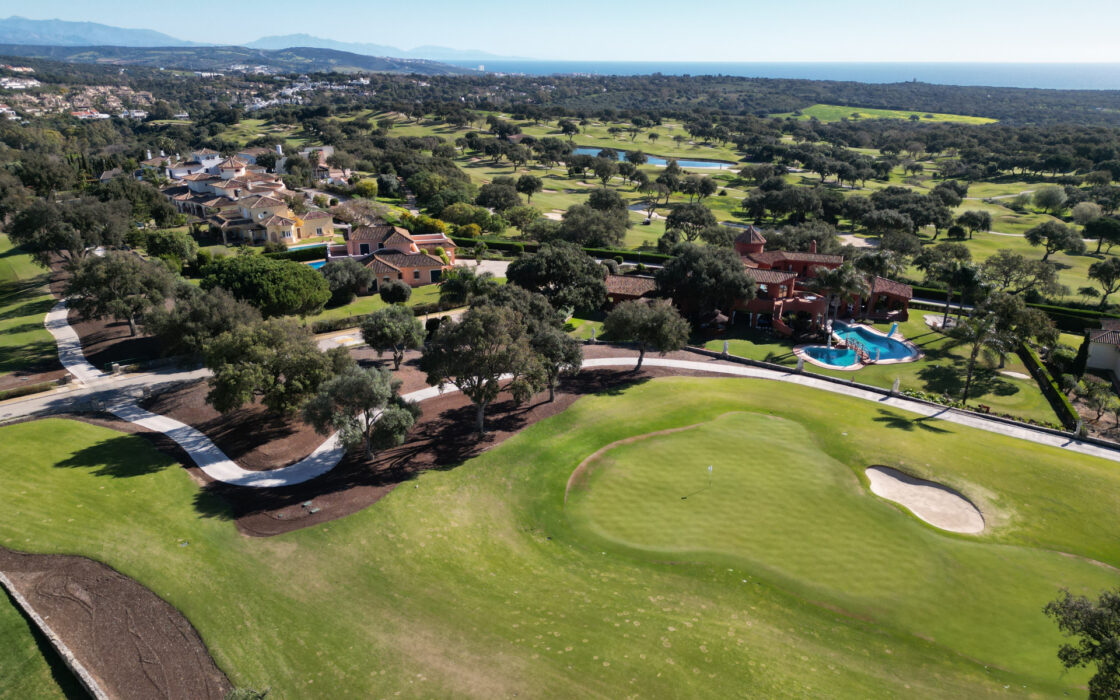 Нова 3-кімнатна квартира з панорамним видом на море Сотогранде