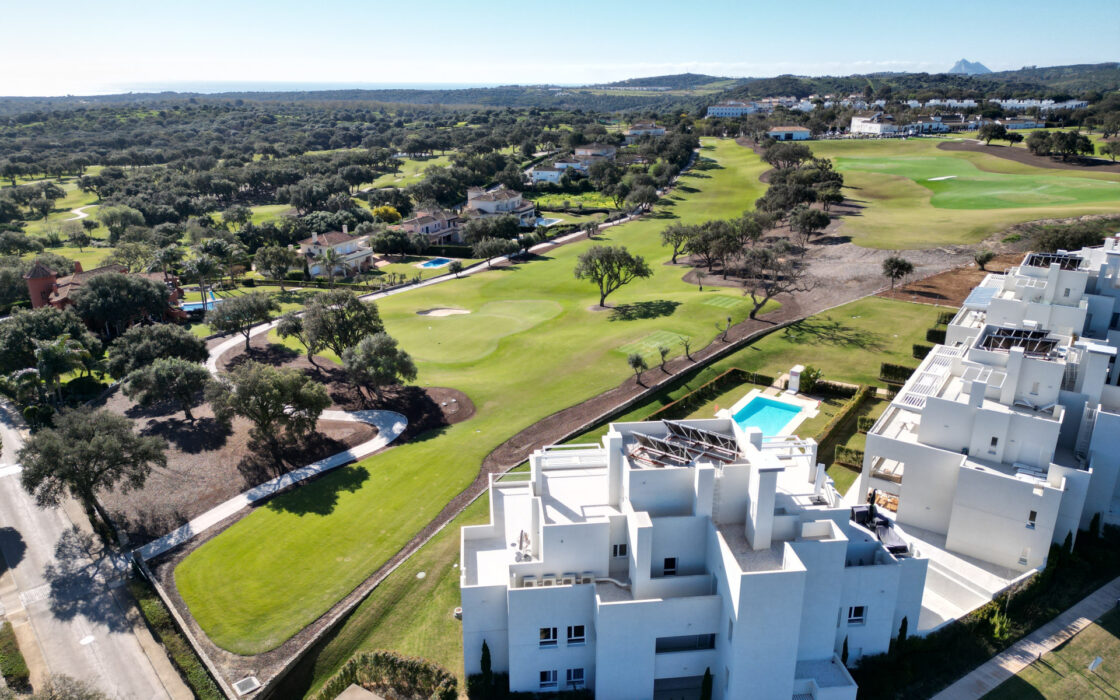 Нова 3-кімнатна квартира з панорамним видом на море Сотогранде