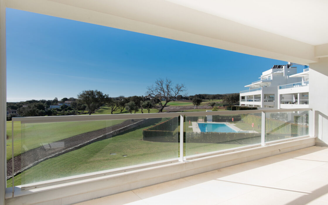 Нова 3-кімнатна квартира з панорамним видом на море Сотогранде