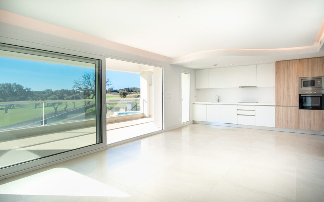 Нова 3-кімнатна квартира з панорамним видом на море Сотогранде