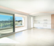 Нова 3-кімнатна квартира з панорамним видом на море Сотогранде