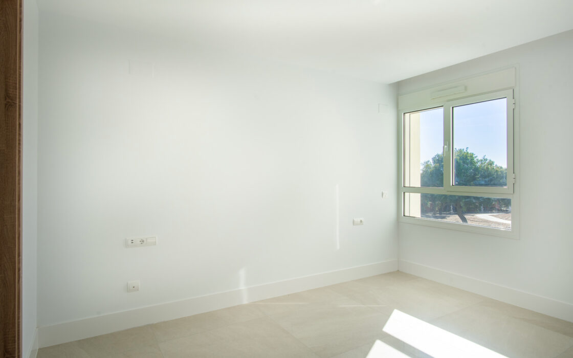 Нова 3-кімнатна квартира з панорамним видом на море Сотогранде