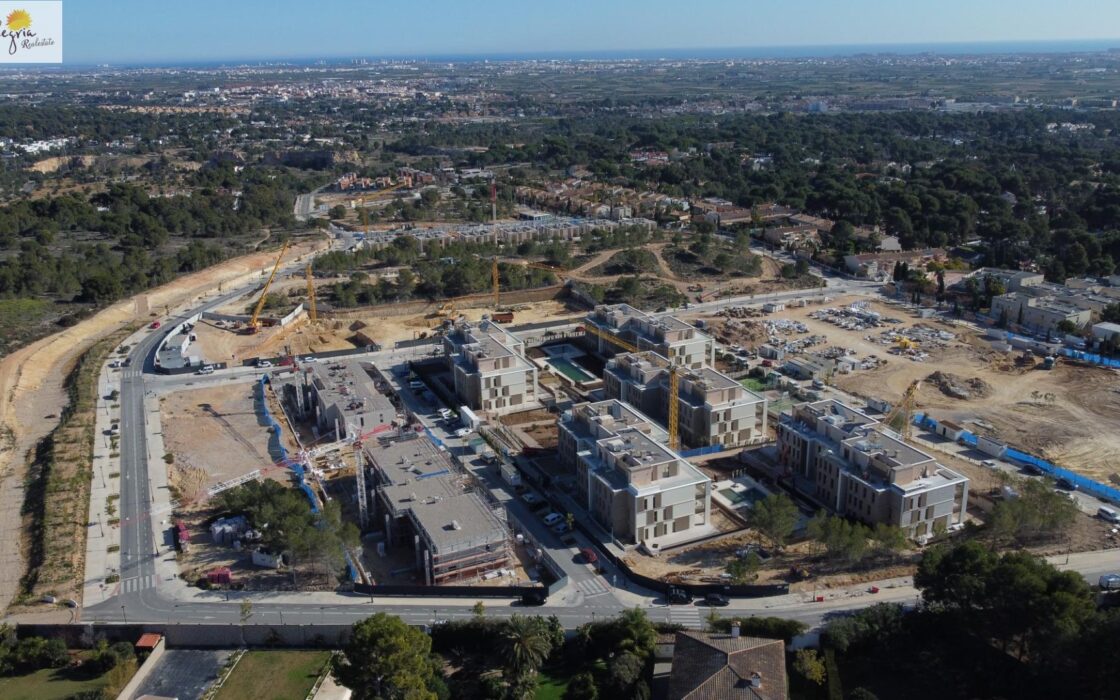 Апартаменты 115.5 кв.м в Godella с террасой и бассейном