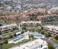 2-спальні апартаменти в Естепоні з терасою 140.62 кв.м