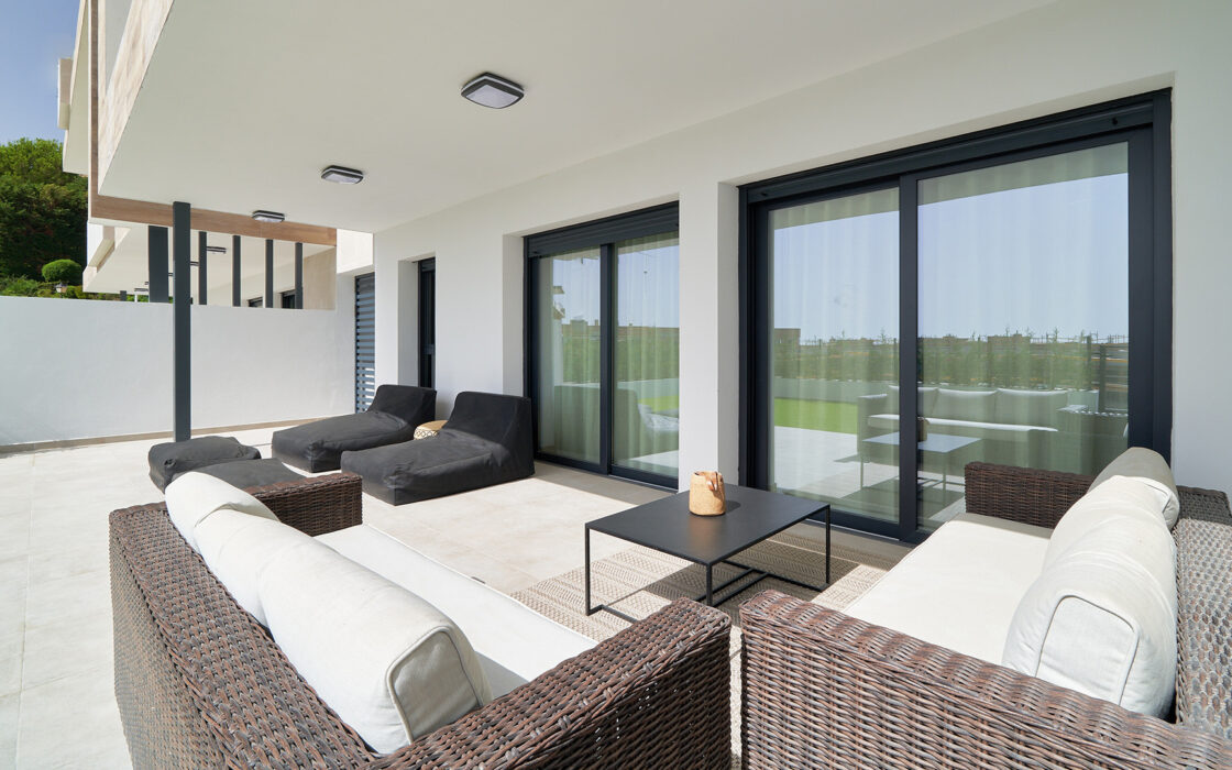 2-спальні апартаменти в Естепоні з терасою 140.62 кв.м