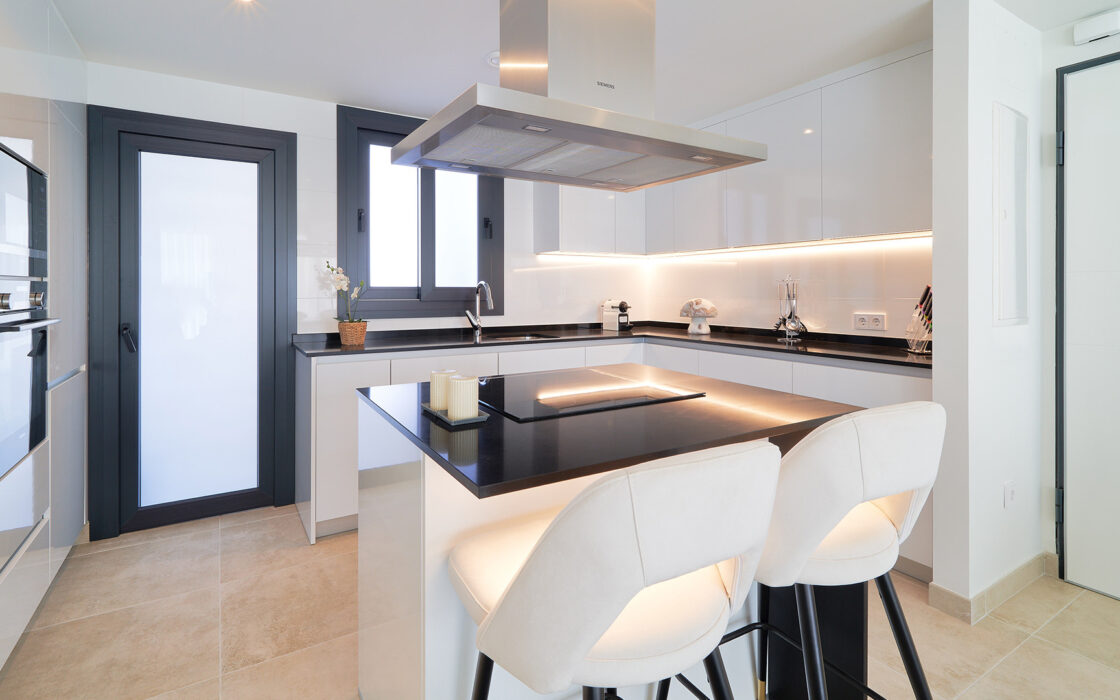 2-спальні апартаменти в Естепоні з терасою 140.62 кв.м