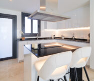 2-спальні апартаменти в Естепоні з терасою 140.62 кв.м