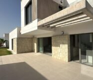 Нова вілла з 3 спальнями в Сьерра-Кортині біля моря