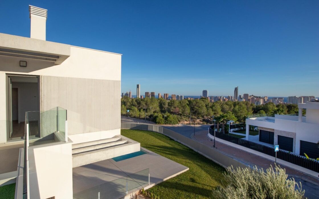 Нова вілла з 3 спальнями в Сьерра-Кортині біля моря