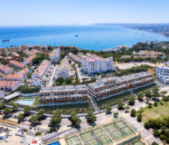 Квартири у моря в Естепоні 3 кімнати 98 кв.м з терасою