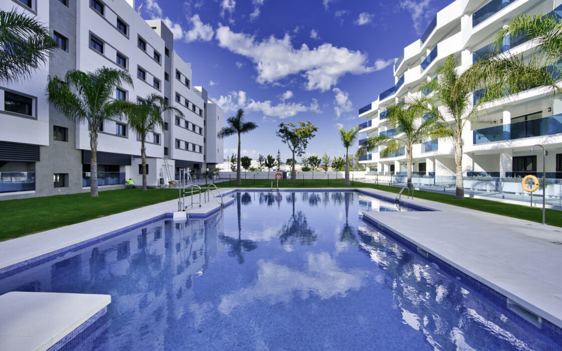 Елегантні 2-кімнатні квартири у Фуенхіролі з терасою