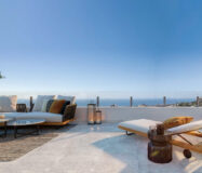 Двухкомнатные апартаменты с террасой в Бенальмадене 152 кв.м