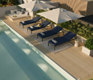 Трехспальные апартаменты с террасой на пляже в Марбелье