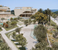 Трехспальные апартаменты с террасой на пляже в Марбелье