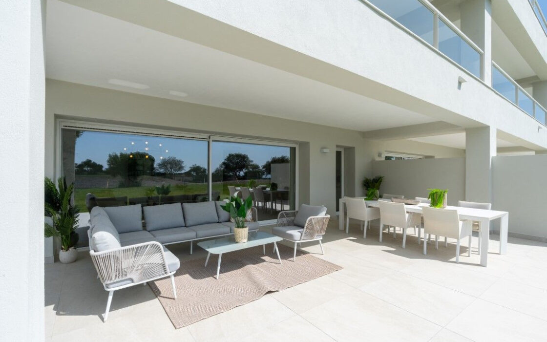 3-комнатные апартаменты с террасой в Сотогранде 115.8 кв.м