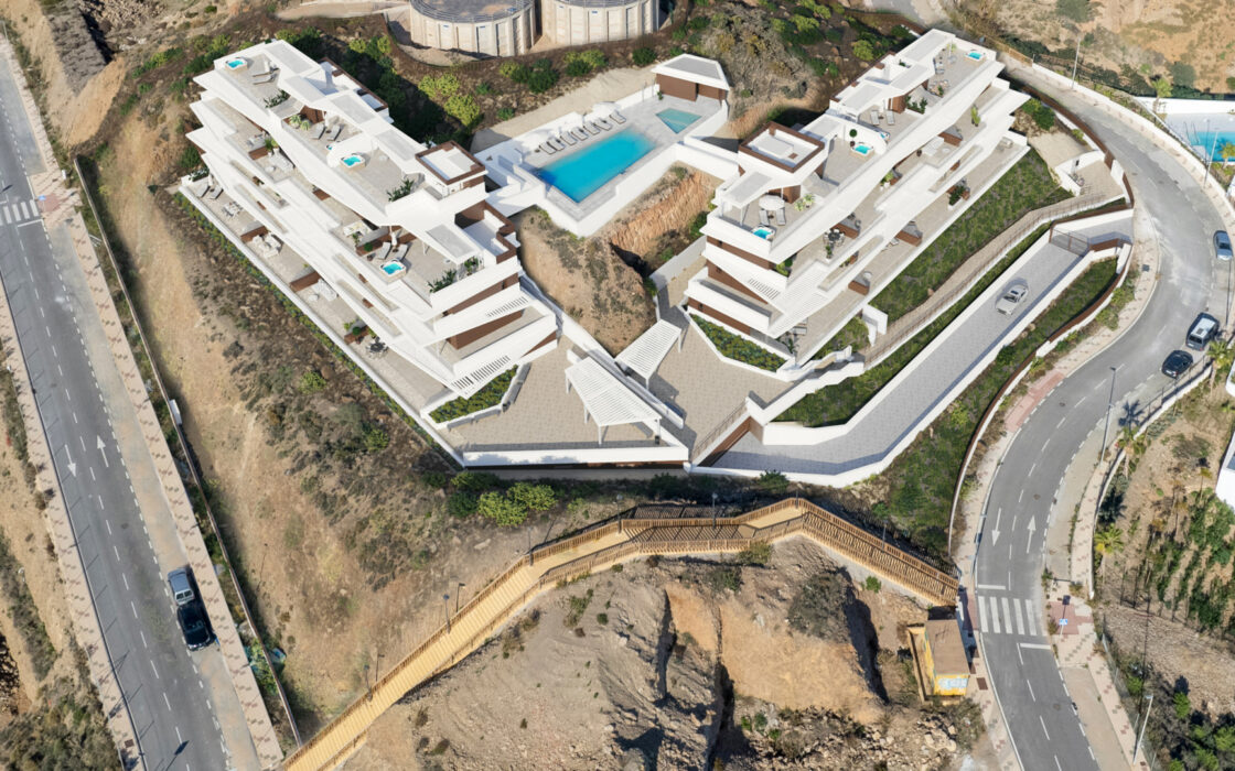 Нові апартаменти з терасою в Рінкон-де-ла-Вікторія 97 кв.м.