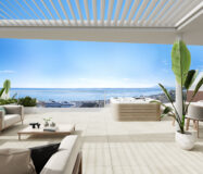 Нові апартаменти з терасою в Рінкон-де-ла-Вікторія 97 кв.м.