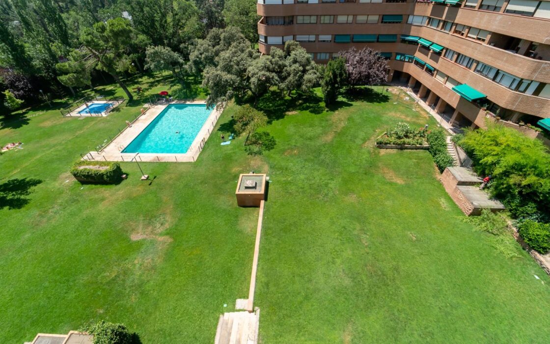 Простора квартира в Мадриді 259 кв.м з терасою