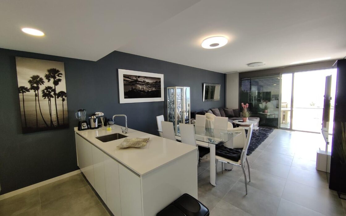 Квартира з терасою та видом на море в Golf Bahía Finestrat