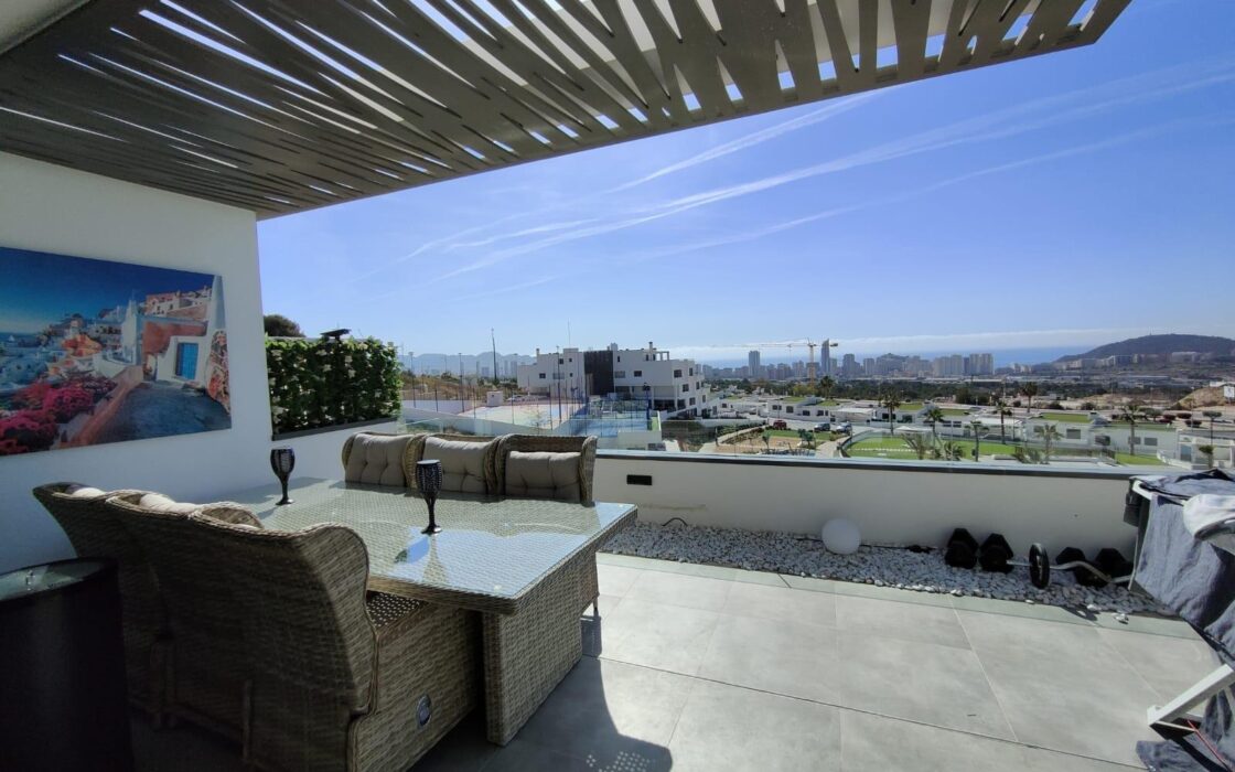 Квартира з терасою та видом на море в Golf Bahía Finestrat