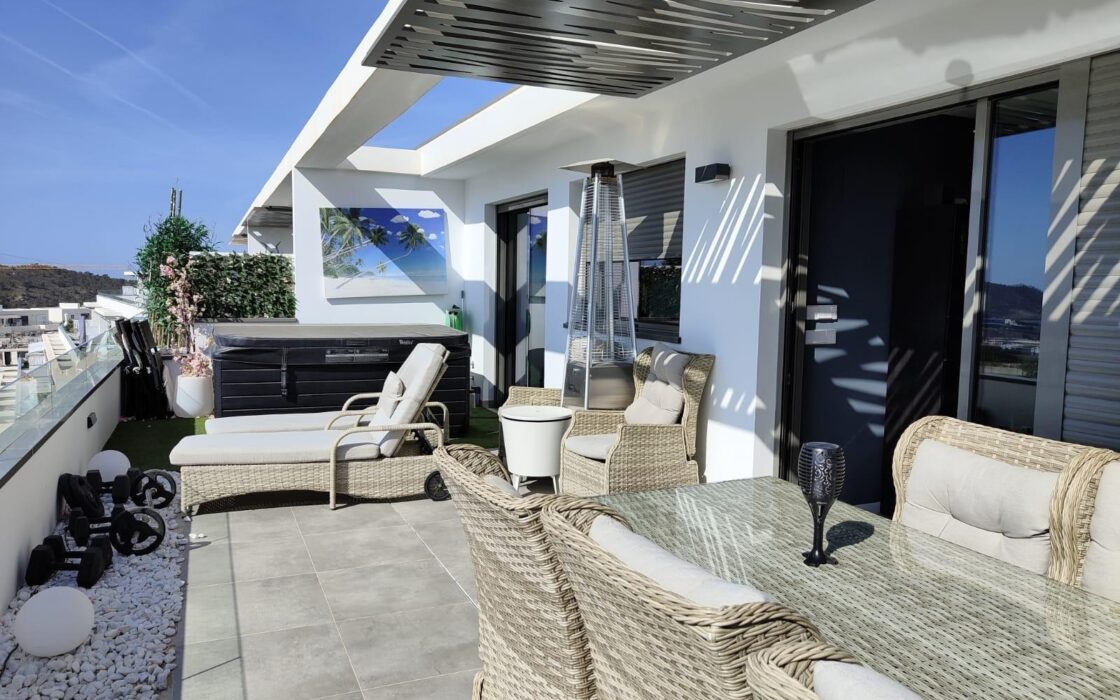 Квартира з терасою та видом на море в Golf Bahía Finestrat