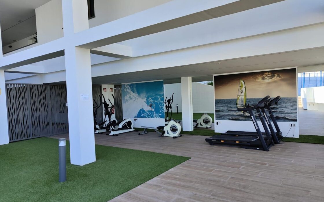 Квартира з терасою та видом на море в Golf Bahía Finestrat