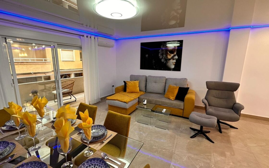 Апартаменти 121 кв.м в Торрев’єсі біля моря з терасою