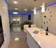 Апартаменти 121 кв.м в Торрев’єсі біля моря з терасою