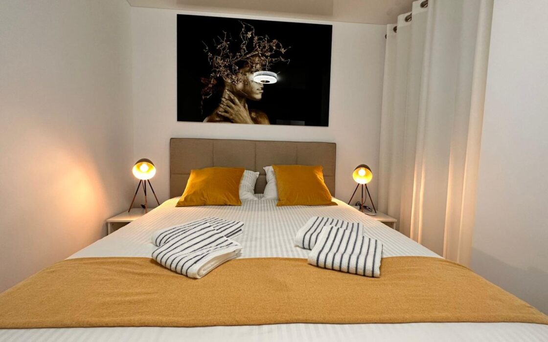 Апартаменти 121 кв.м в Торрев’єсі біля моря з терасою