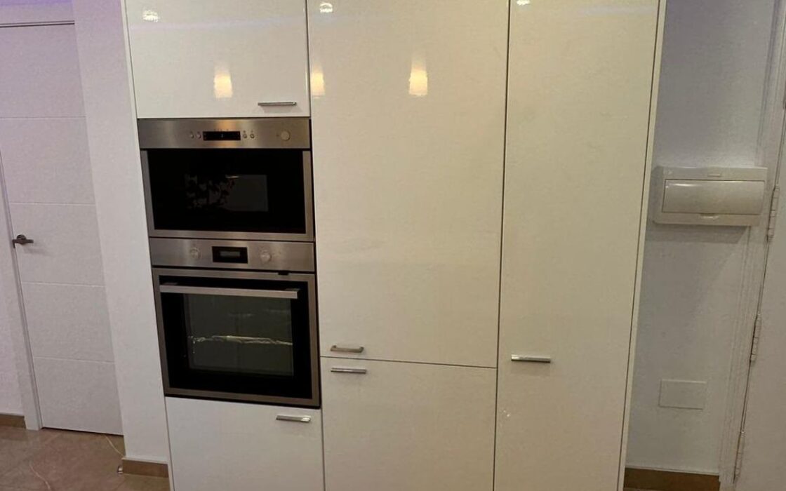 Апартаменти 121 кв.м в Торрев’єсі біля моря з терасою