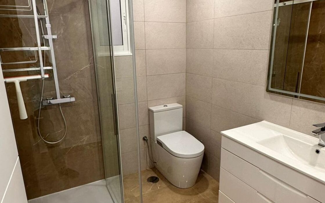 Апартаменти 121 кв.м в Торрев’єсі біля моря з терасою