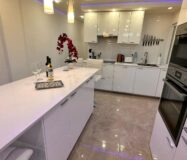 Апартаменти 121 кв.м в Торрев’єсі біля моря з терасою