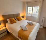 Апартаменти 121 кв.м в Торрев’єсі біля моря з терасою