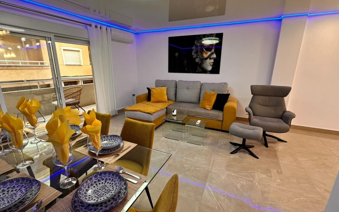 Апартаменти 121 кв.м в Торрев’єсі біля моря з терасою