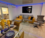 Апартаменти 121 кв.м в Торрев’єсі біля моря з терасою