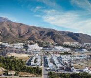 Нові квартири та таунхауси в Балконі з видом на море