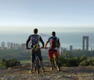 Нові квартири та таунхауси в Балконі з видом на море