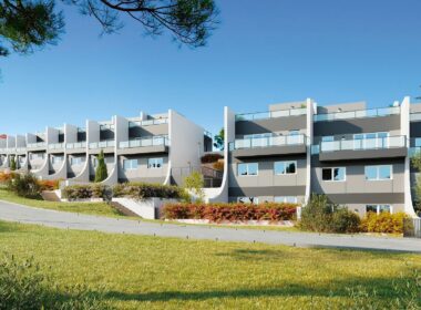 Нові квартири та таунхауси у Фінестраті з видом на море