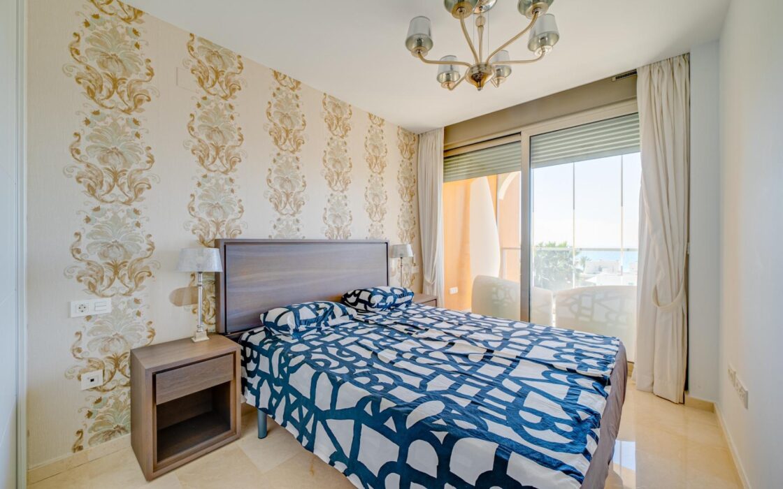 Двокімнатна квартира біля моря з терасою у ВільяХойоса 90 кв.м