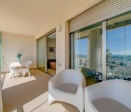 Двокімнатна квартира біля моря з терасою у ВільяХойоса 90 кв.м