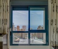 Квартира в Бенидорме с террасой и видом на море 92 кв.м