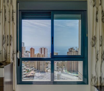 Квартира в Бенидормі з терасою та видом на море 92 кв.м