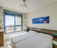 Квартира в Бенидорме с террасой и видом на море 92 кв.м