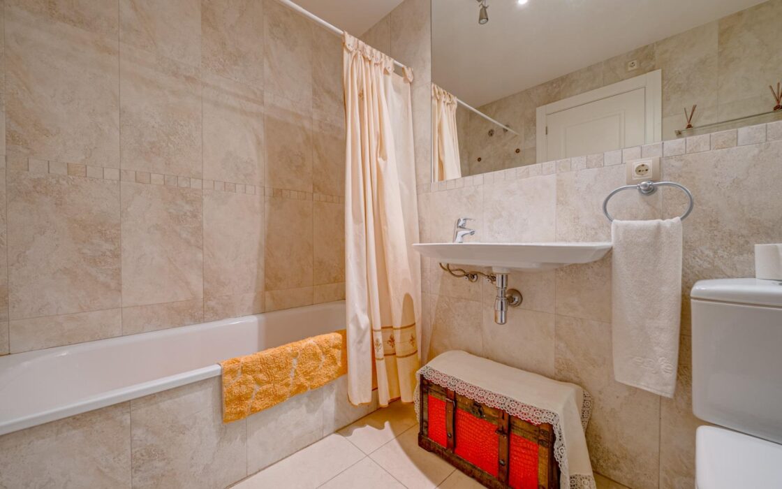 Квартира в Бенидорме с террасой и видом на море 92 кв.м