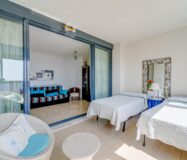 Квартира в Бенидорме с террасой и видом на море 92 кв.м