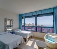 Квартира в Бенидорме с террасой и видом на море 92 кв.м