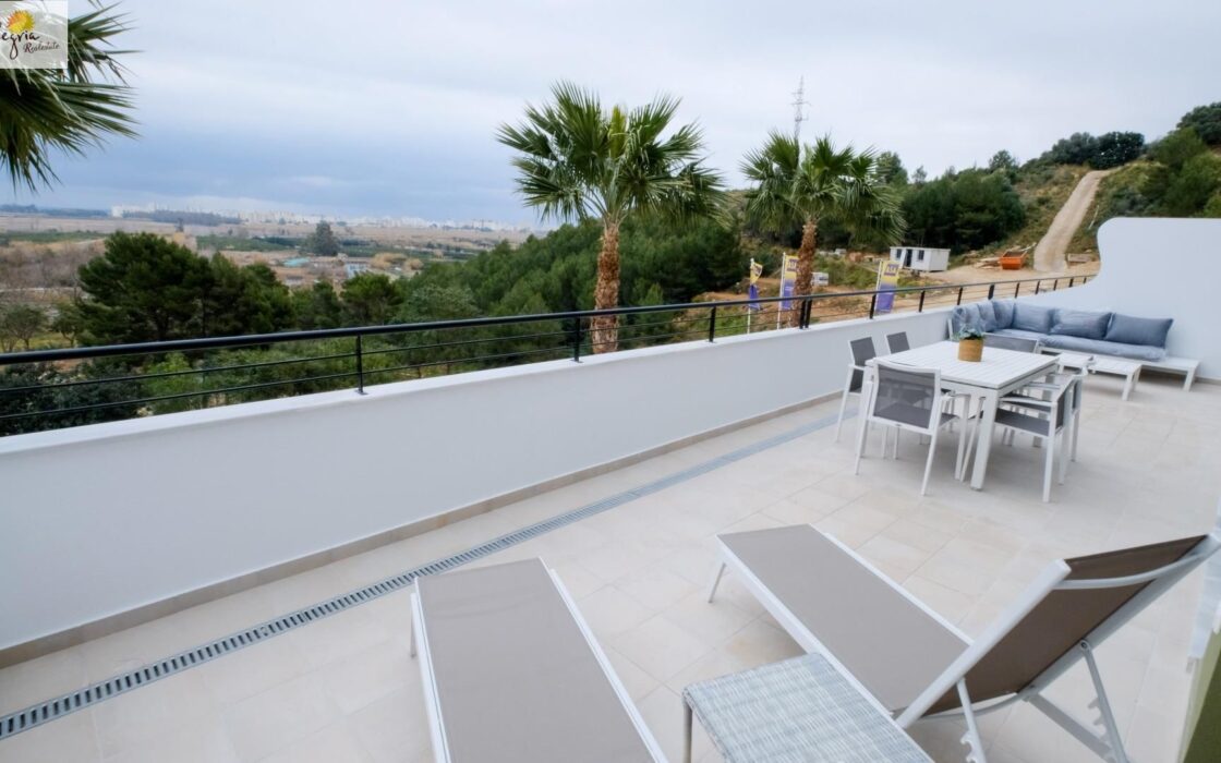 Апартаменти в Хересі 88 кв.м з видом на море терраса