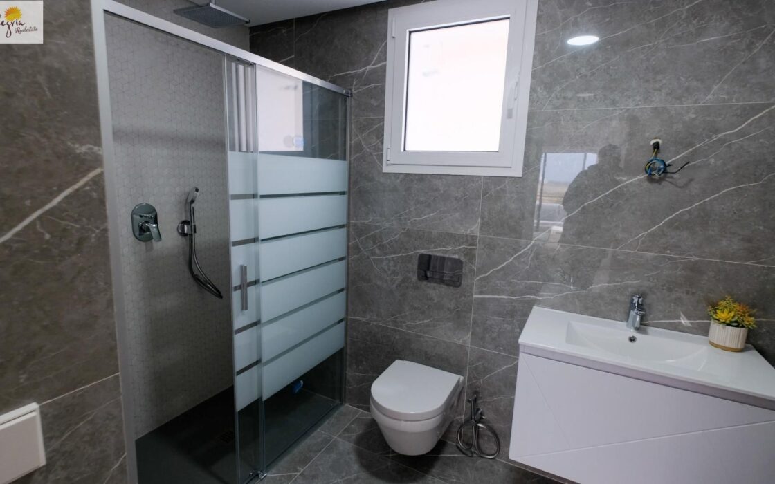 Апартаменти в Хересі 88 кв.м з видом на море терраса