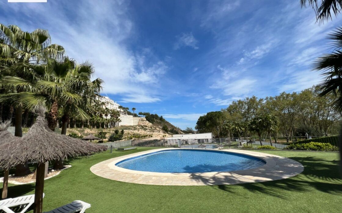 Апартаменти в Хересі 88 кв.м з видом на море терраса